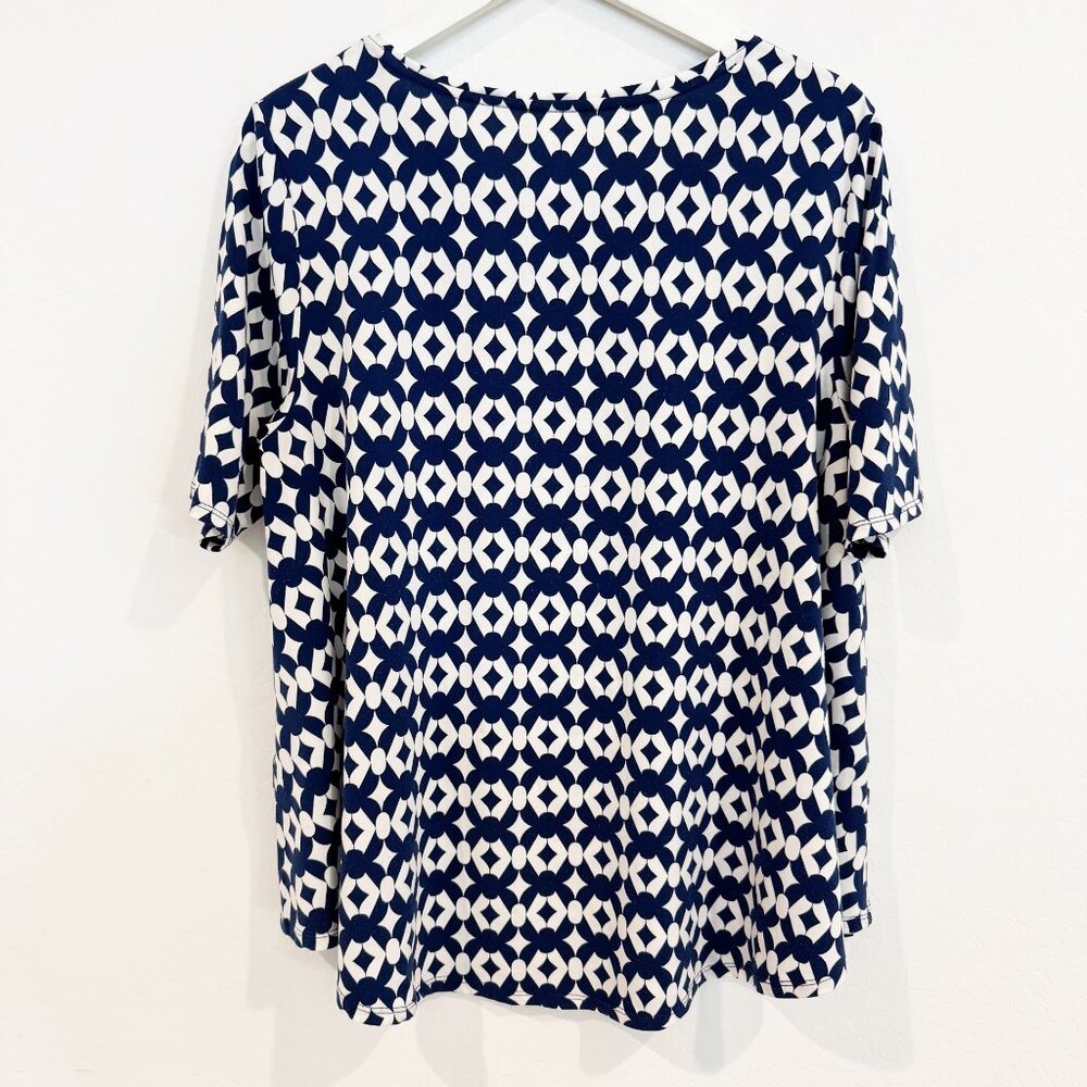 Chico’s The Ultimate Tee Tonga Geometric Blouse Top Classic Boho Casual Large - Picture 6 of 6